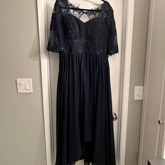 Mother of the Bride/Groom Dress - Picture 3 of 4